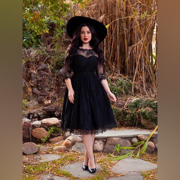 BNWT La Femme En Noir Mourning Dress SZ S - Picture 2 of 4